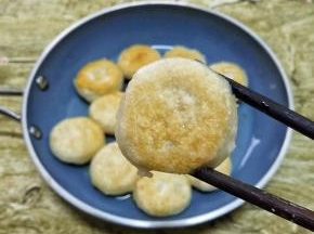 煎至两面金黄
