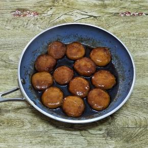 两面均匀的裹上糖汁即可