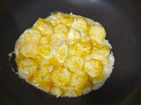 倒入剩下的蛋液