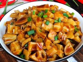 真的是巨好吃又下饭，吃一次就会做第二次，糖醋藕丁已经做好，就等你来吃啦