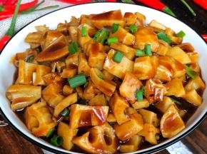 真的是巨好吃又下饭，吃一次就会做第二次，糖醋藕丁已经做好，就等你来吃啦