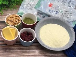 事先把所有的材料都称量好。