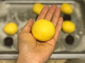 收口收好滚圆。