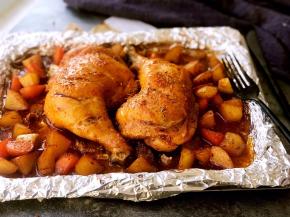 取出后撒上烧烤料。