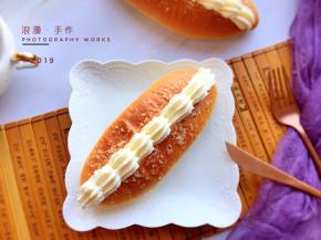 放入预热好的烤箱中，上火180度，下火175度，烤20分钟左右。