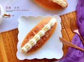 放入预热好的烤箱中，上火180度，下火175度，烤20分钟左右。