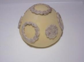 粘少量清水贴在馒头上