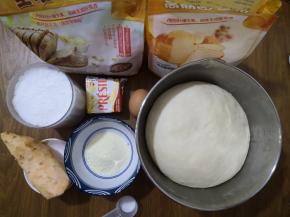 2、主面团：面包粉、全麦粉、红薯、奶粉、黄油、盐、鸡蛋、中种面团、白糖。