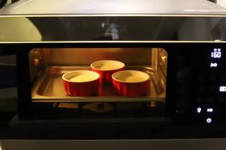 ACA蒸烤箱设置高温蒸烤功能，温度设置160度，35分钟。