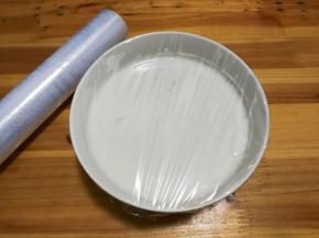 分装碗中凉透，封上保鲜膜放入冰箱冷藏四个小时