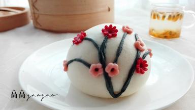 来张近照给大家看一下吧。