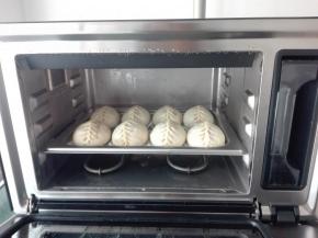 蒸好喽，白胖的大包子，太诱人了，密封性能太强了，一点没有水蒸汽滴落。