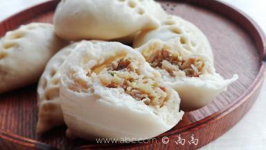 开吃喽，咬一品，汤汁满满的，太美味了。