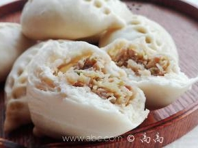 开吃喽，咬一品，汤汁满满的，太美味了。