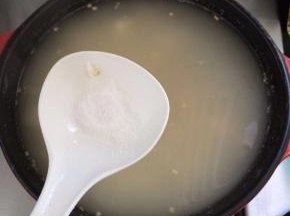 加入适量的盐。