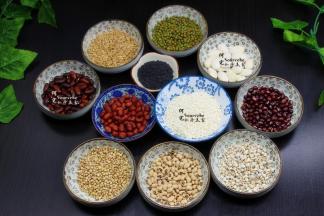 食材：黑芝麻、红衣花生、糯米、荞麦、眉豆、薏米、红豆、白芸豆、绿豆、燕麦、腰花豆