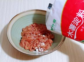 再加入木薯淀粉。