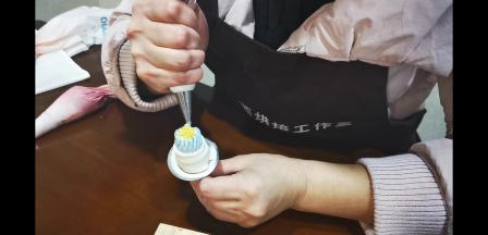 外围可以点出去一点