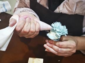 这时候的花瓣要一层比一层低