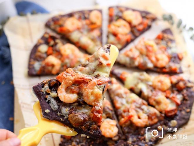 黑米鲜虾薄底披萨