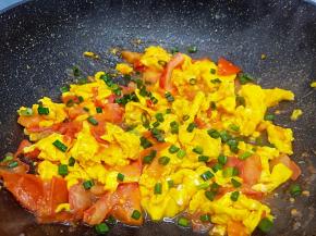 翻炒均匀即可。