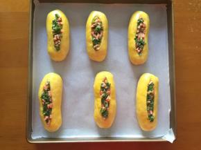 放入预热好的烤箱180度，中层，上下火20分钟