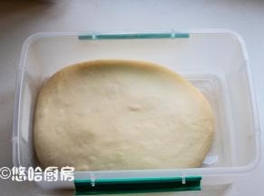 发酵到位的面团，一发的时间差不多接近2个小时。