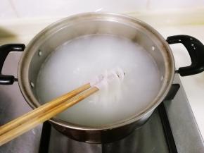 用筷子轻轻拨散开烧十分钟