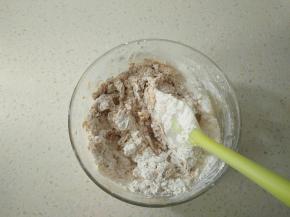 筛入低粉翻拌无干粉。