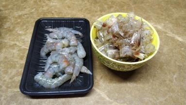 鲜虾去头去壳