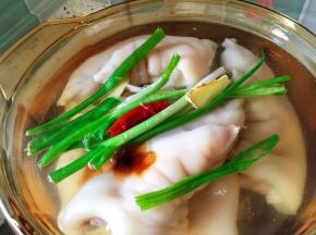 倒入生抽