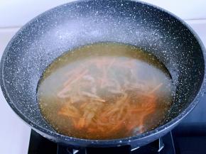 在加入300g-350g纯净水。