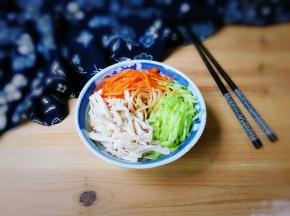 放入鸡丝