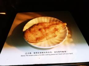 放入微波炉高火加热一分钟