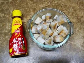 萝卜糕切粒备用（不用切太小粒哦）