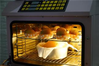 醒发至面团二倍之大，然后选择145度烤制30分钟就可以。