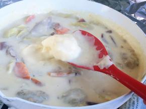 最后加入淡奶油，搅拌均匀，关火