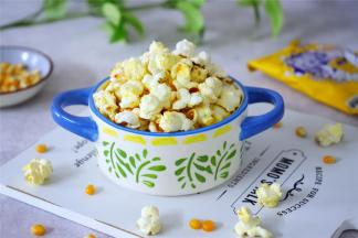 喷香松脆的爆米花，吃上就停不下。