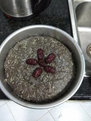 上锅蒸30分钟，焖5分钟