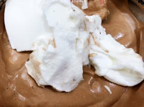 加入剩余的全部蛋白翻拌均匀