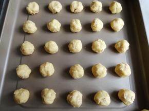 分成26个小面团，大概15克一个，搓圆