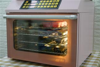 这个时候就可以将要用的模具洗好，入风炉里烘至干备用。