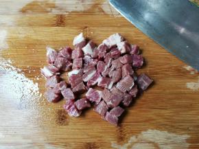 清洗一下，切成丁