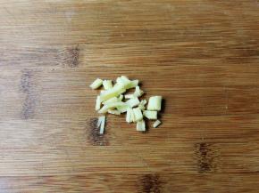 姜切成粒