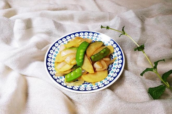 荷兰豆洋葱土豆片