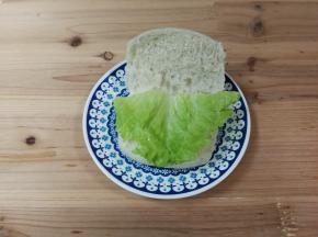 馒头放上生菜