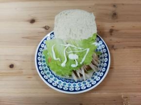 再挤上沙拉酱