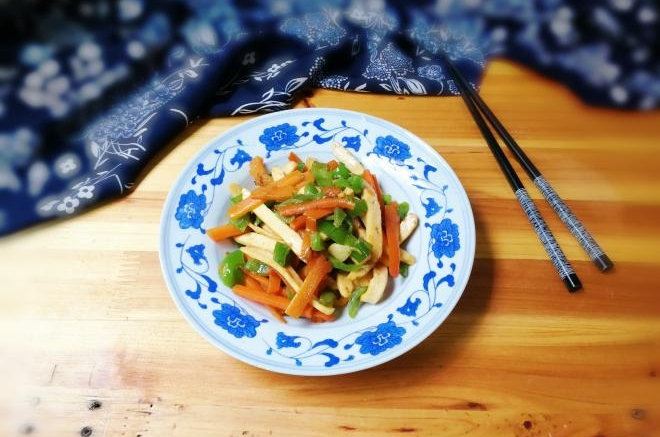 蒜香泡椒味干
