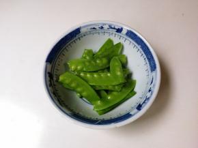 荷兰豆撕去丝洗净