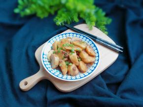 带着肉香的粉粉面面的茨菇非常好吃